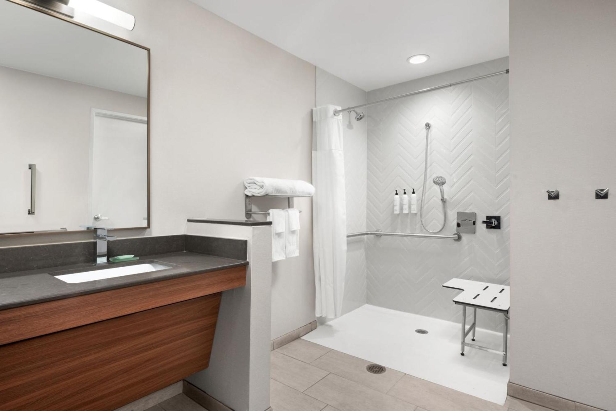 Hotel Fairfield By Marriott & 3*