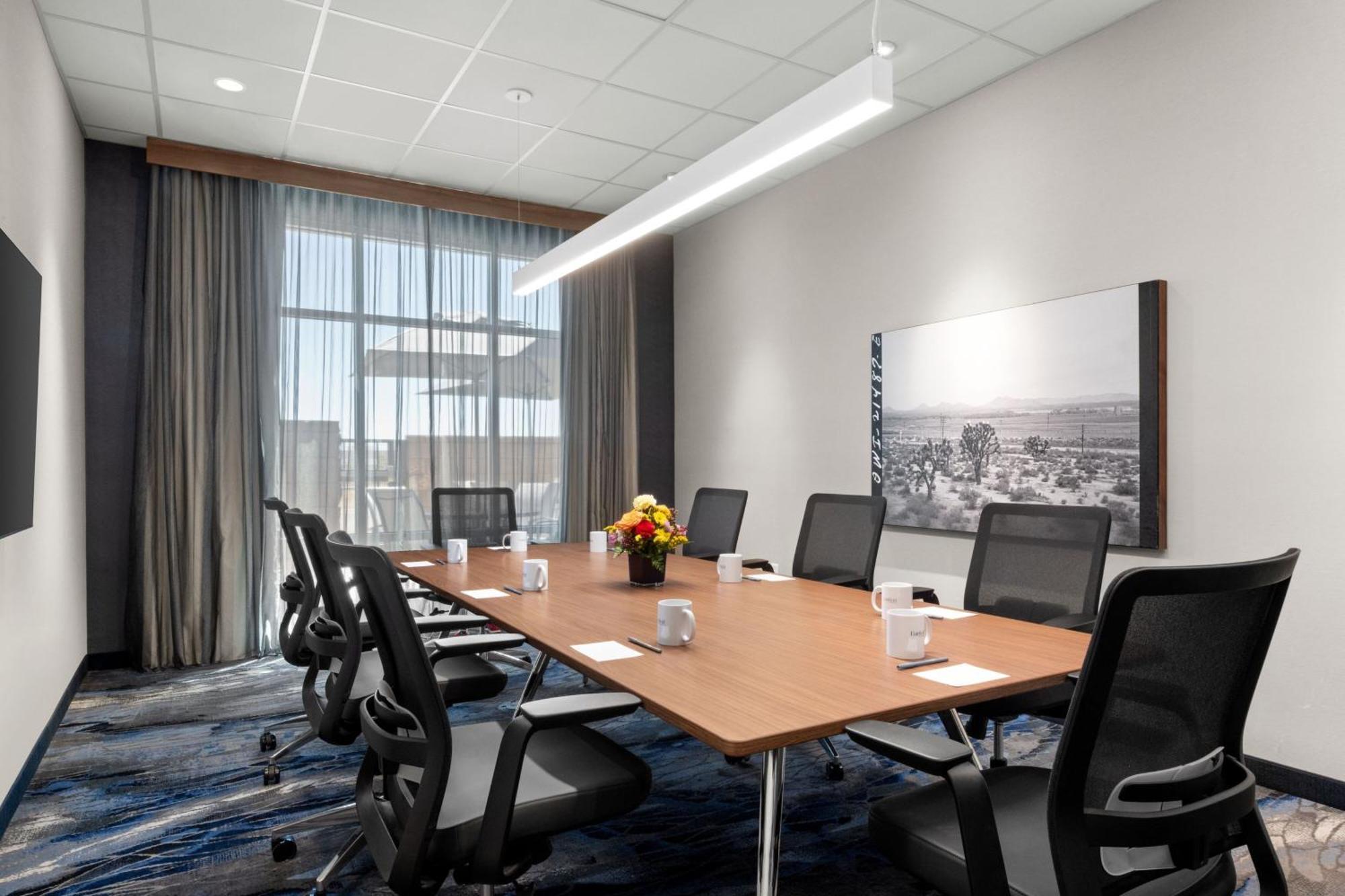Fairfield By Marriott & 3*