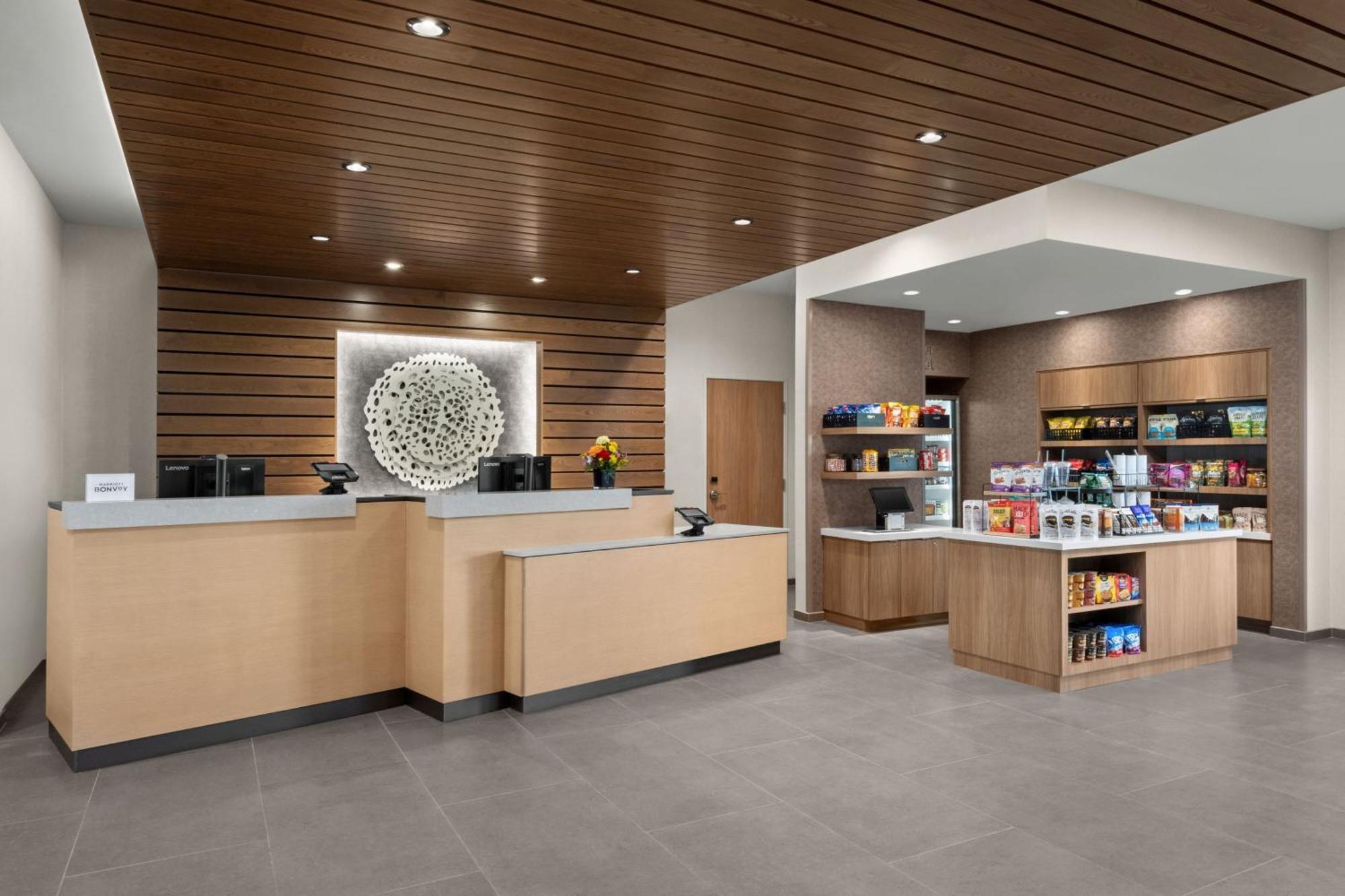 Fairfield By Marriott & Hotel Victorville