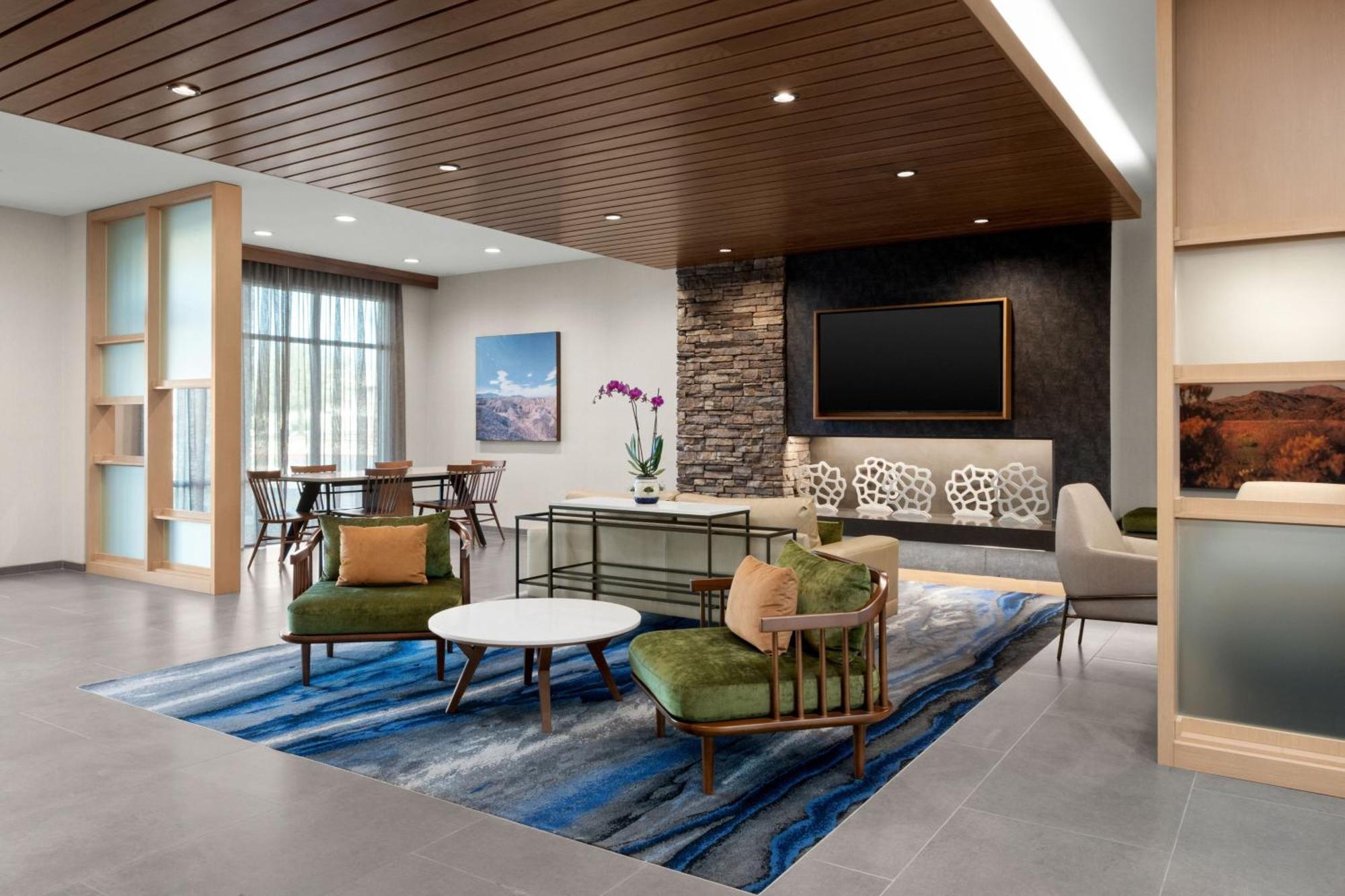 Fairfield By Marriott & Hotel